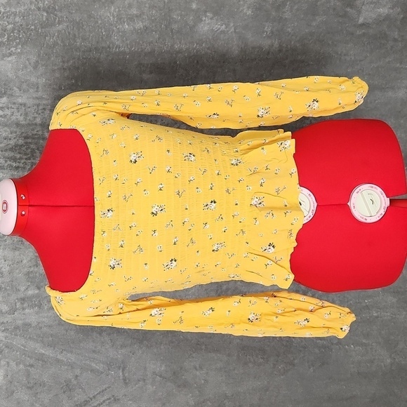 Hollister yellow cropped floral top - Picture 1 of 9